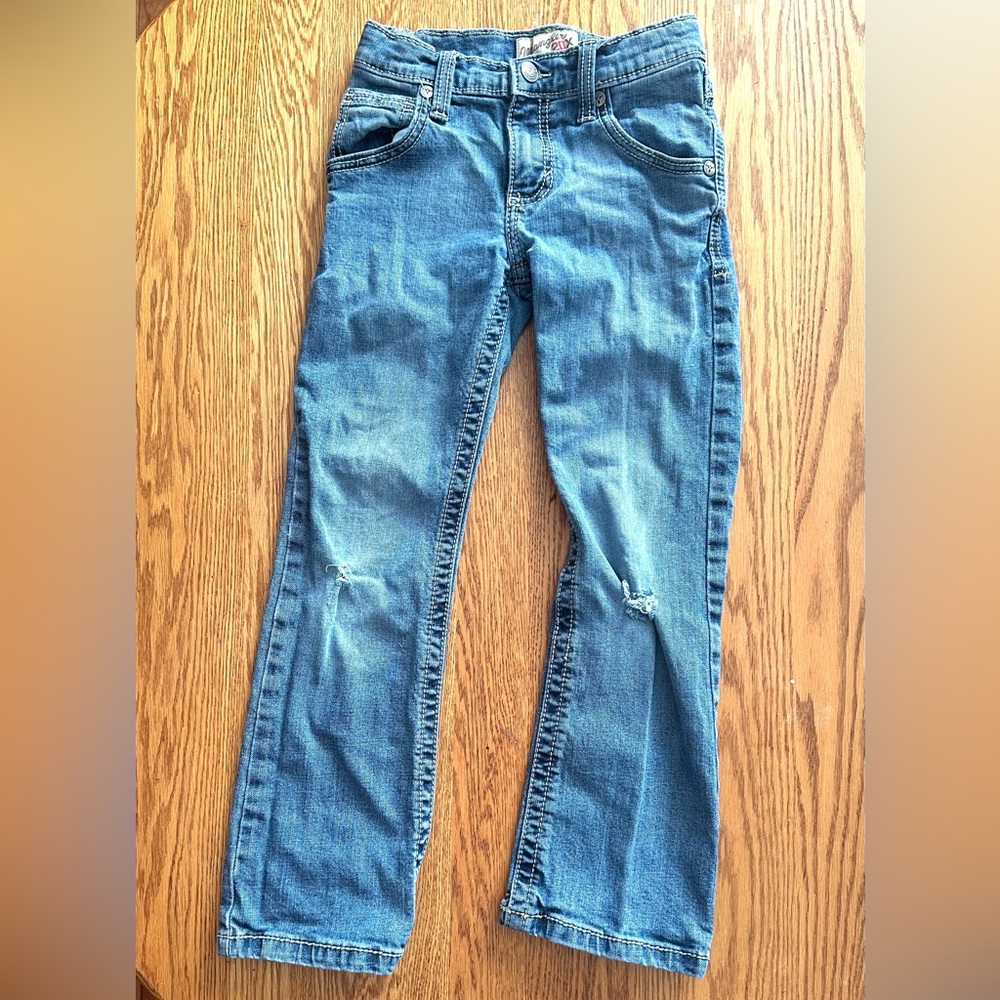 Preowned Boy’s Sz 8 Wrangler 20X No 42 Vintage Wash 5 Pocket Bootcut Denim Jeans